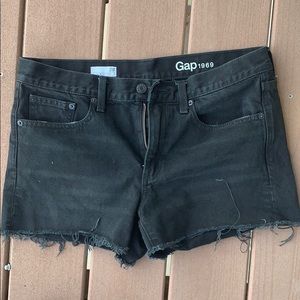 GAP • Black Jean Shorts Size 28